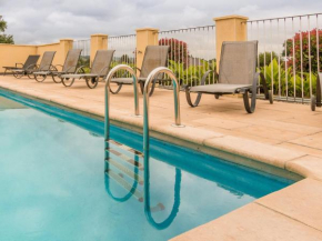 Гостиница Modern Holiday Home in Aquitaine Country with Swimming Pool  Сен-Нексан